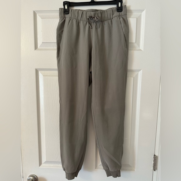 Grey Lululemon joggers size 6 - Picture 2 of 4